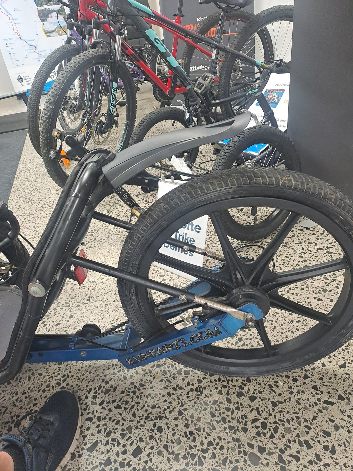 Kmx cyclone kids recumbent